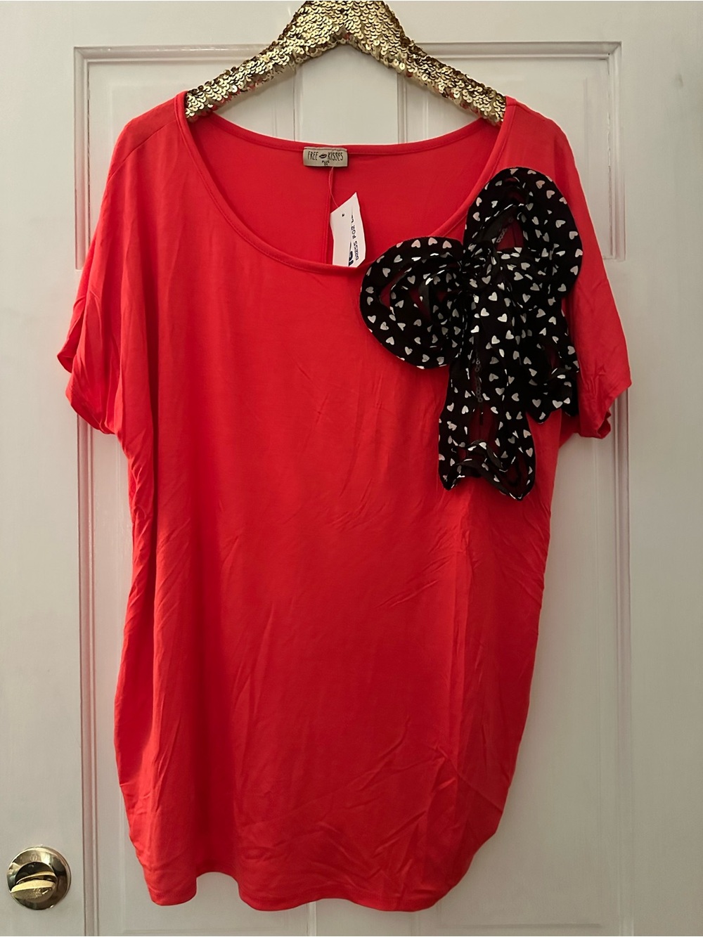 Free Kisses Coral Bow Heart Print Top 2X New!